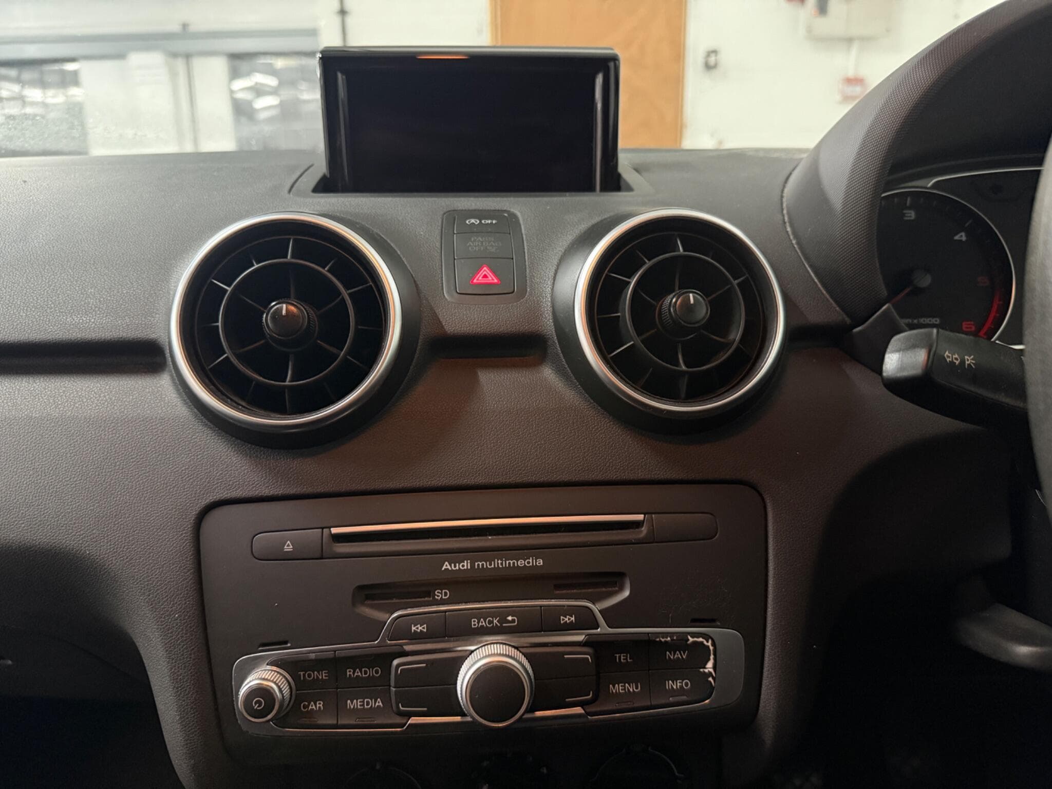 2015 Audi A1 - Image 28