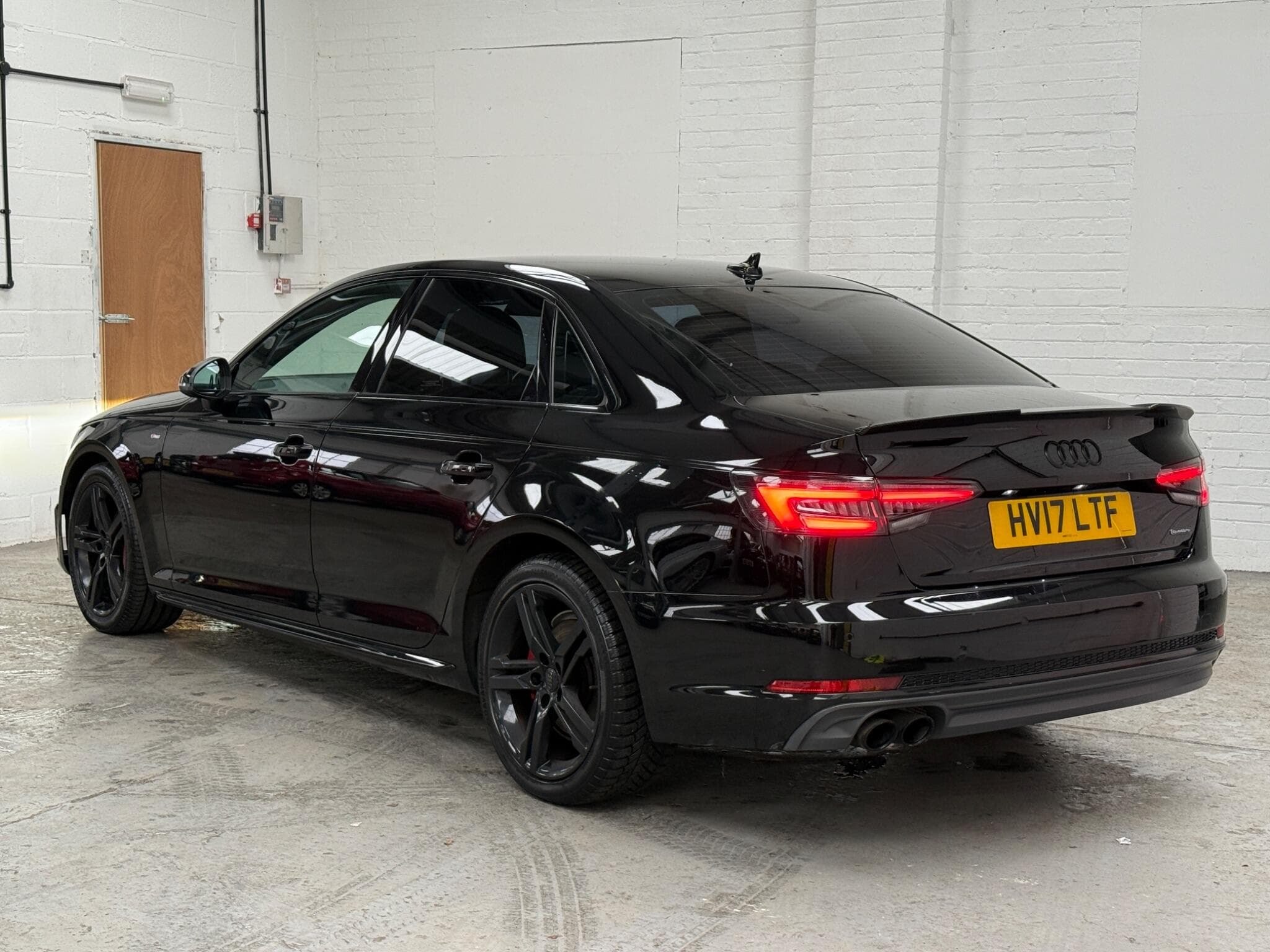 2017 Audi A4 - Image 6