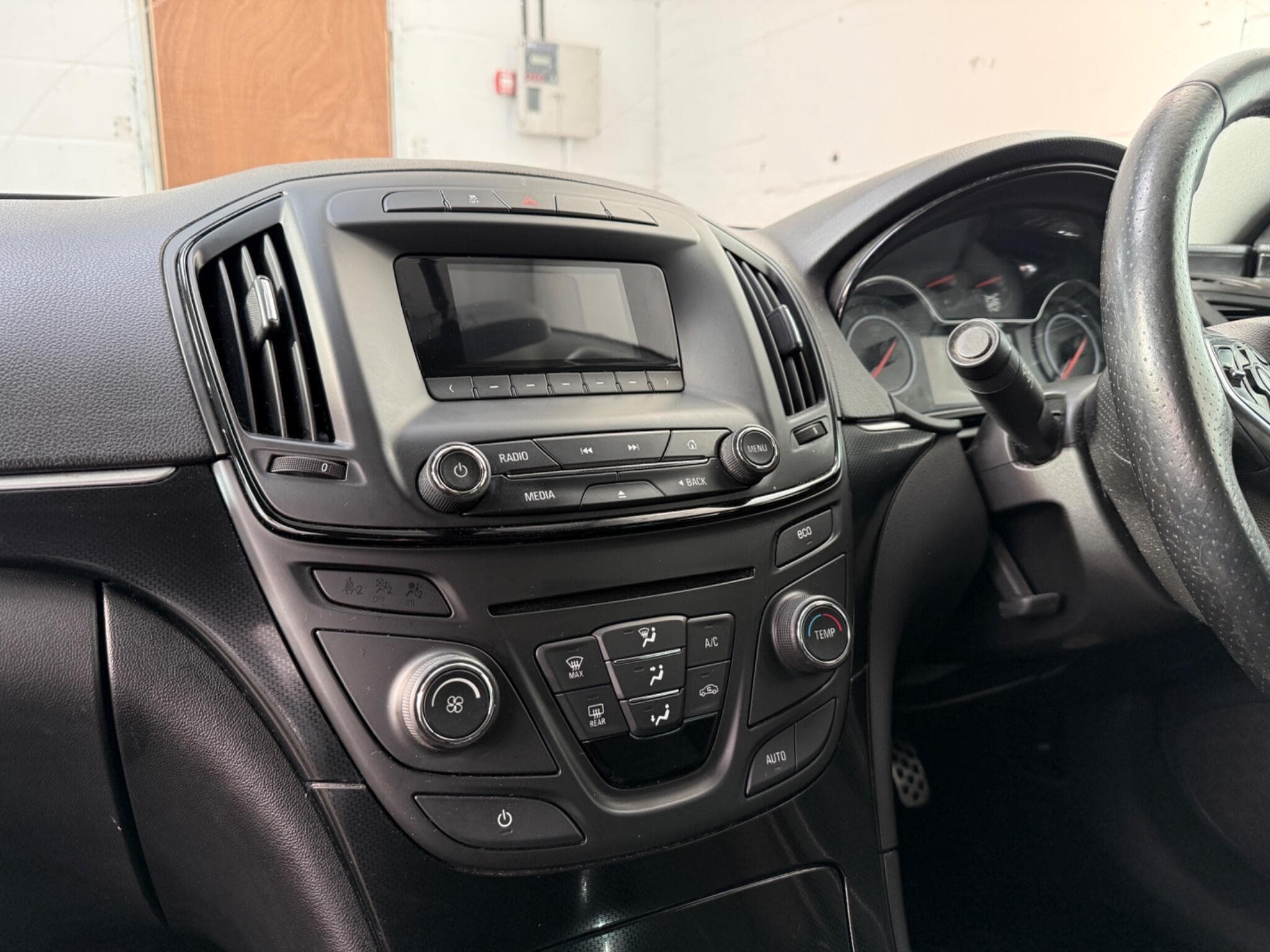 2015 Vauxhall Insignia - Image 17