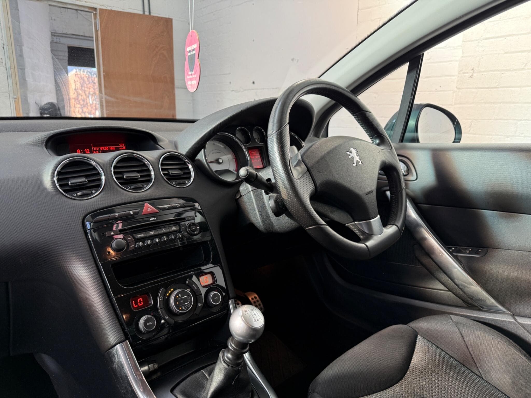 2009 Peugeot 308 CC - Image 12