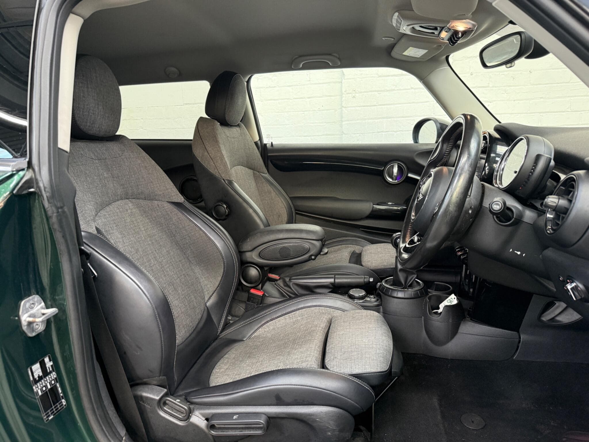 2016 MINI Hatch - Image 14