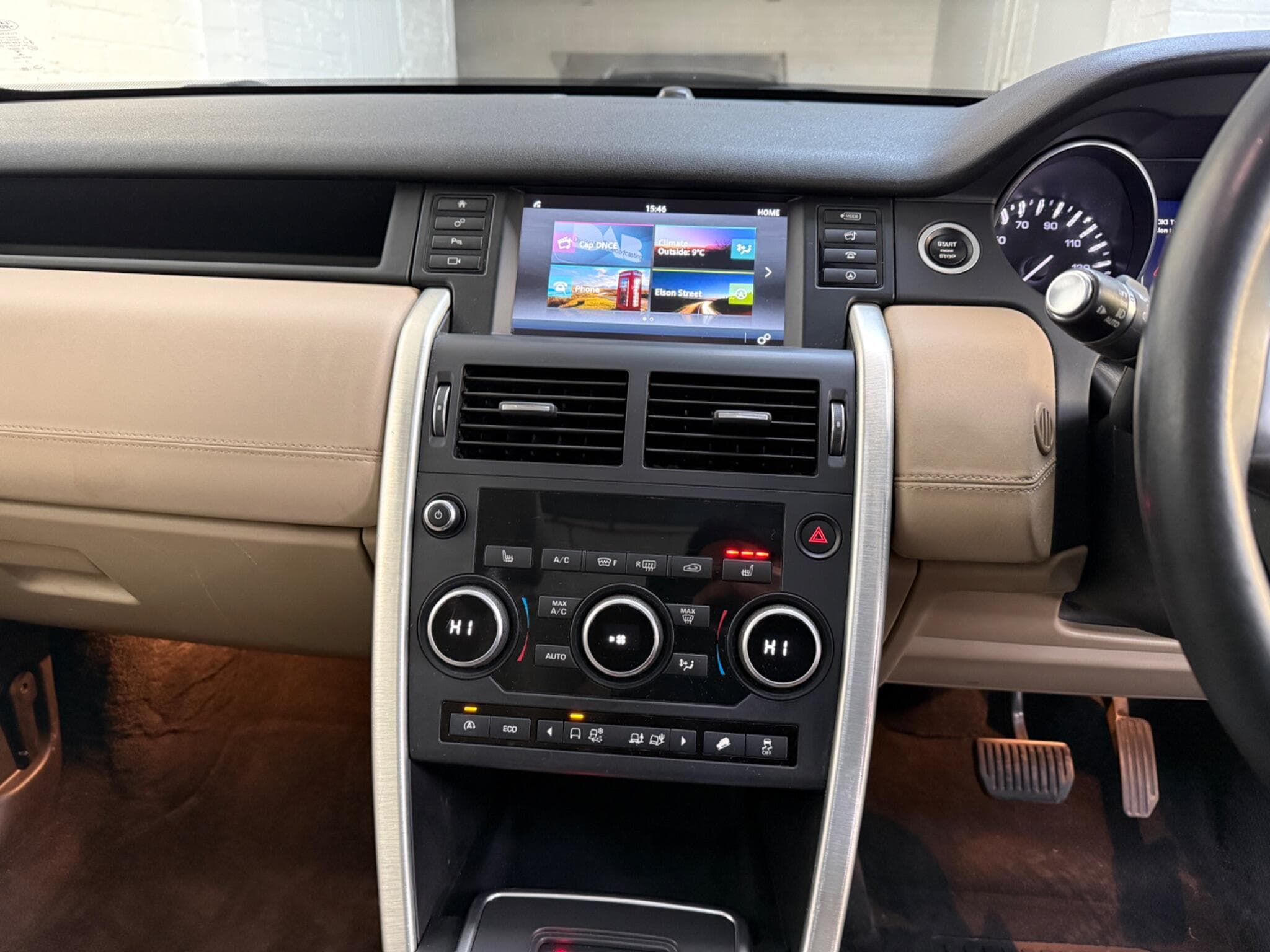 2015 Land Rover Discovery Sport - Image 19