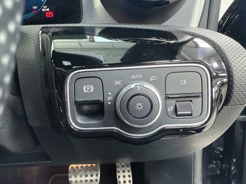 2022 Mercedes-Benz CLA - Image 31