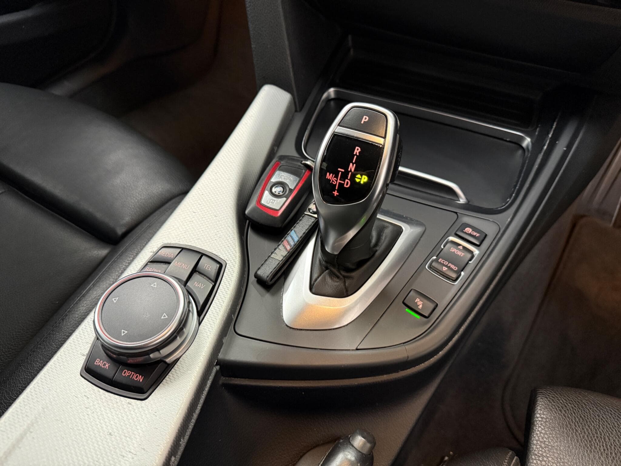 2015 BMW 3 Series - Image 17