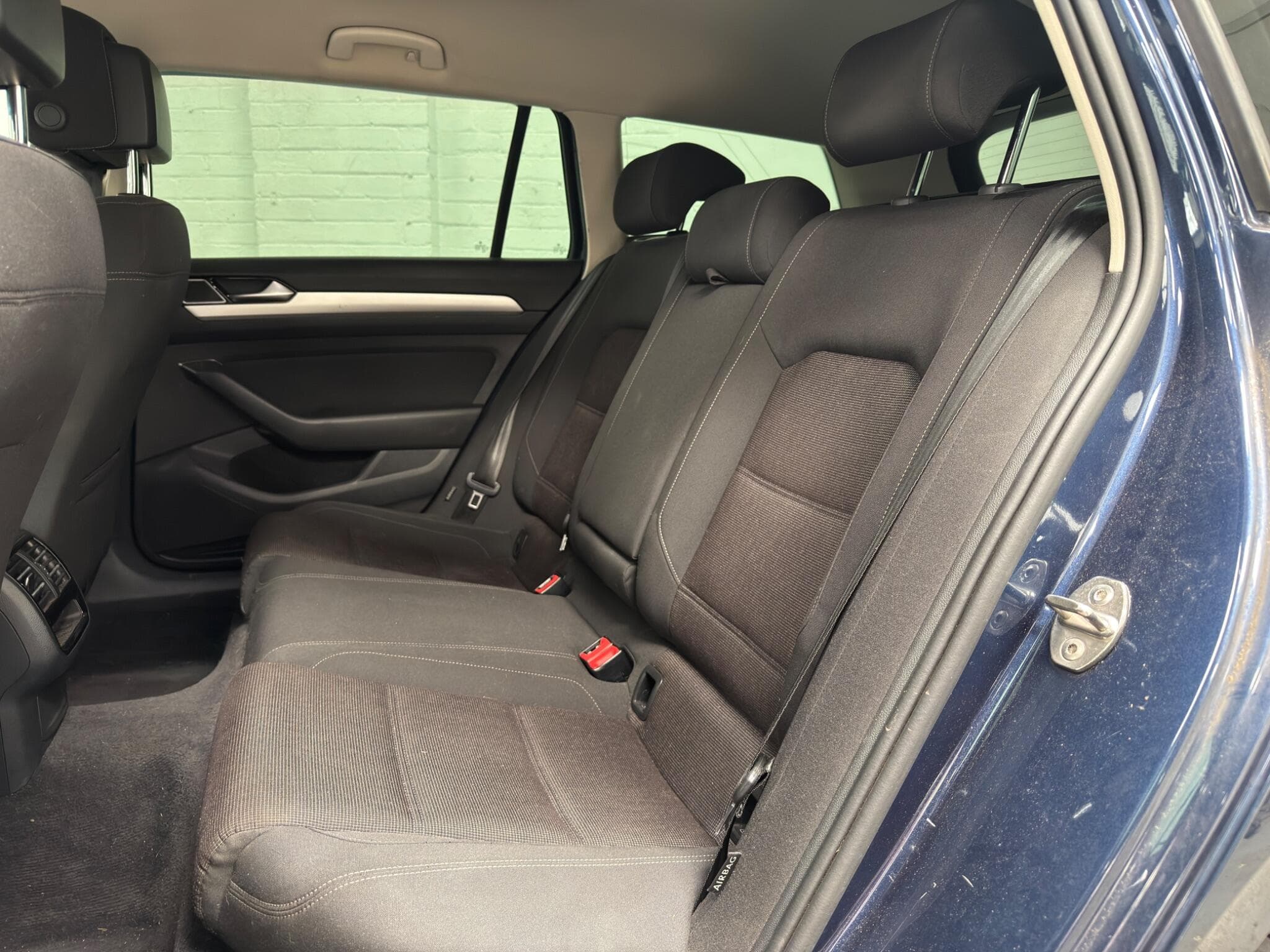 2015 Volkswagen Passat - Image 13