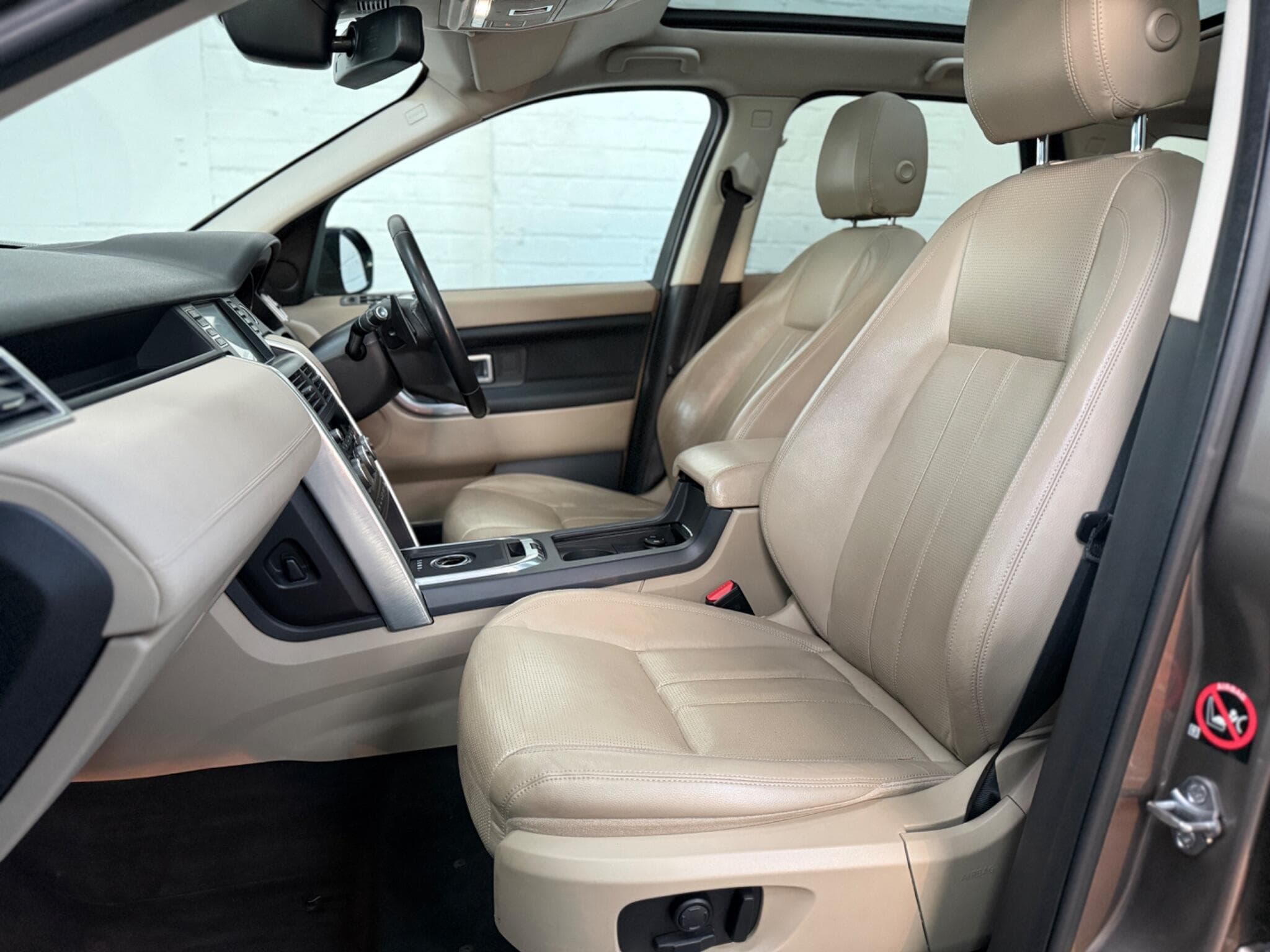 2015 Land Rover Discovery Sport - Image 22