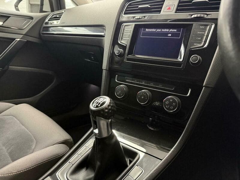 2014 Volkswagen Golf - Image 16