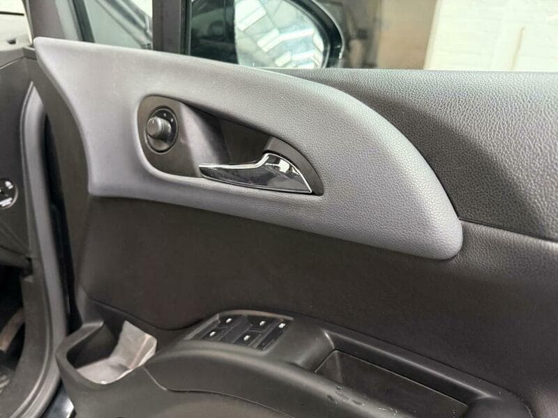 2015 Vauxhall Meriva - Image 18