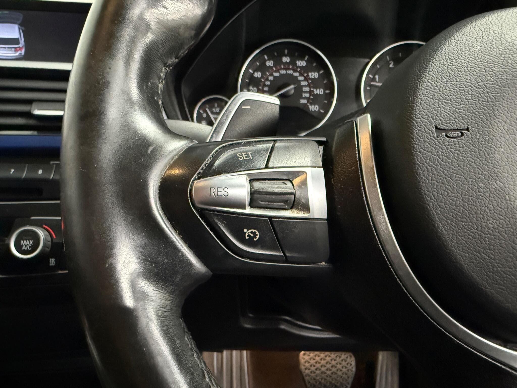 2014 BMW 3 Series - Image 16