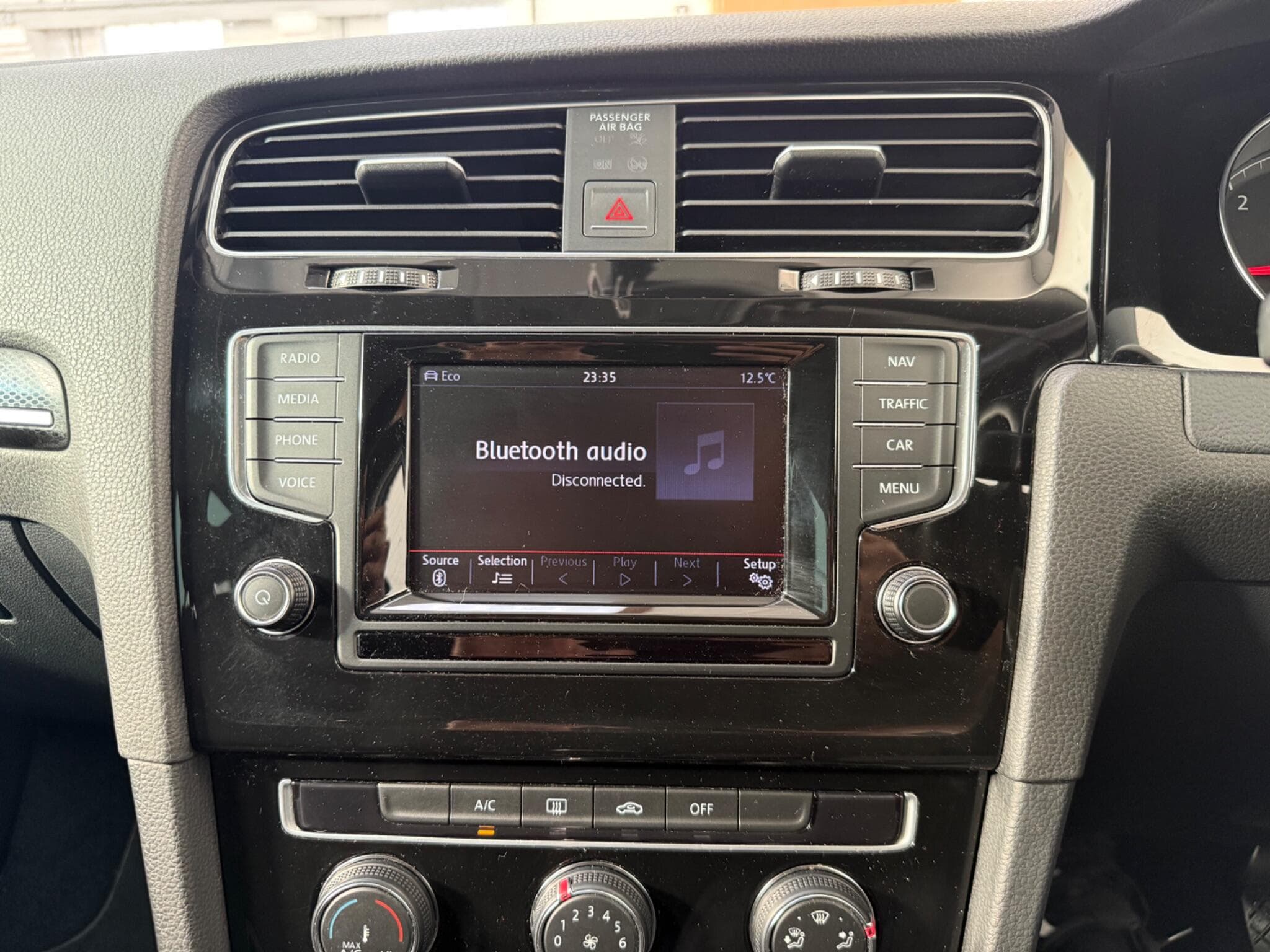 2014 Volkswagen Golf - Image 24