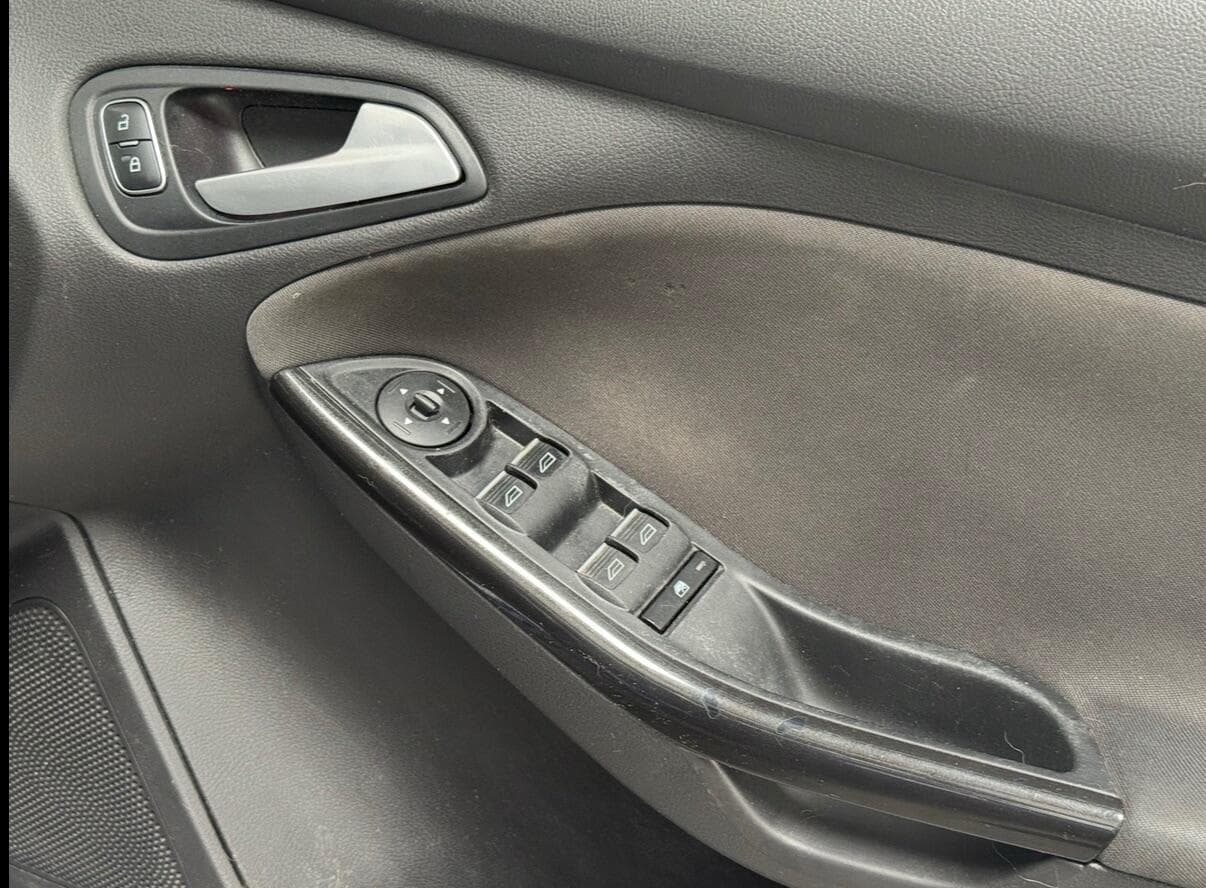 2016 Ford Focus - Image 13