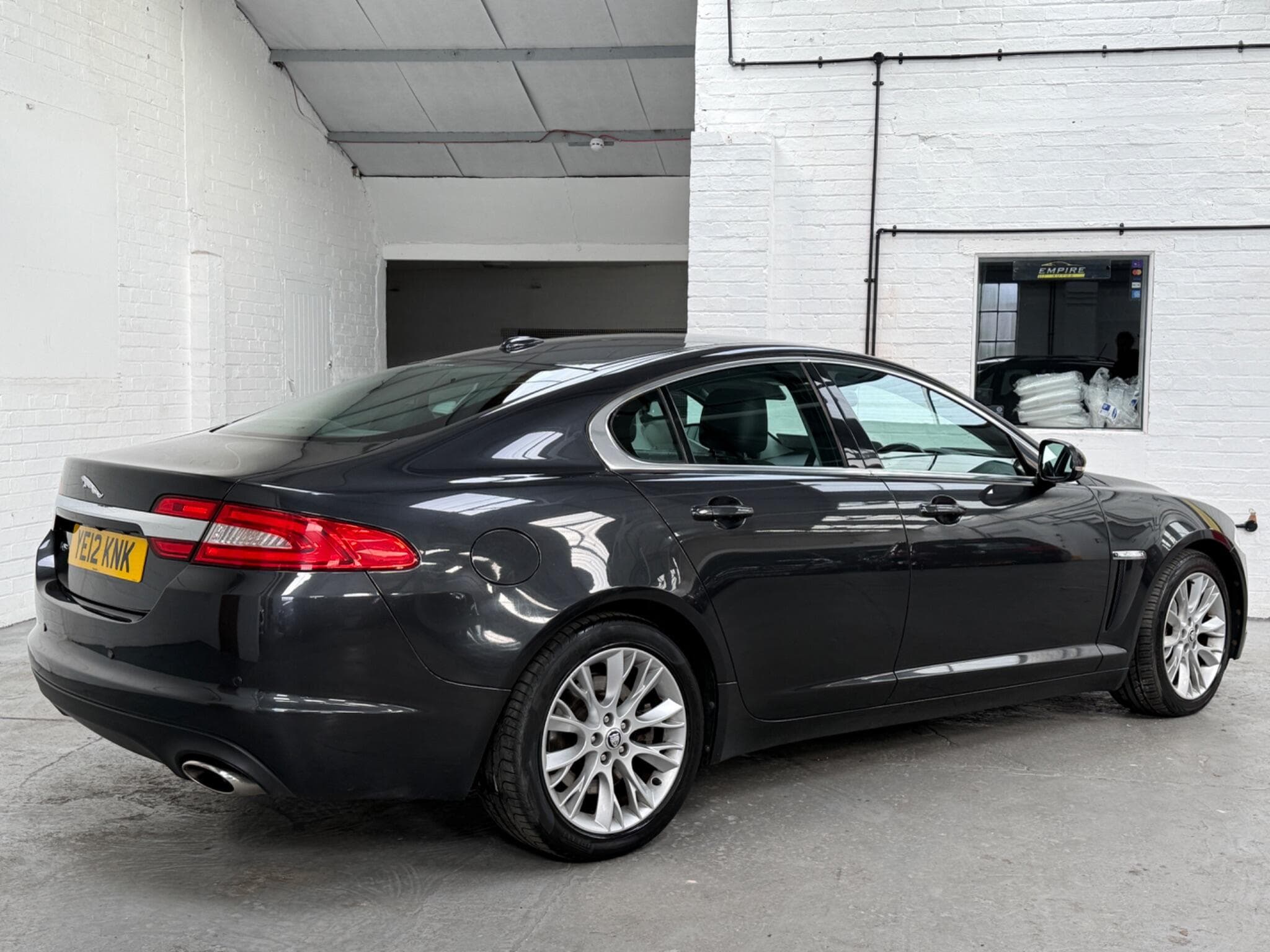 2012 Jaguar XF - Image 9