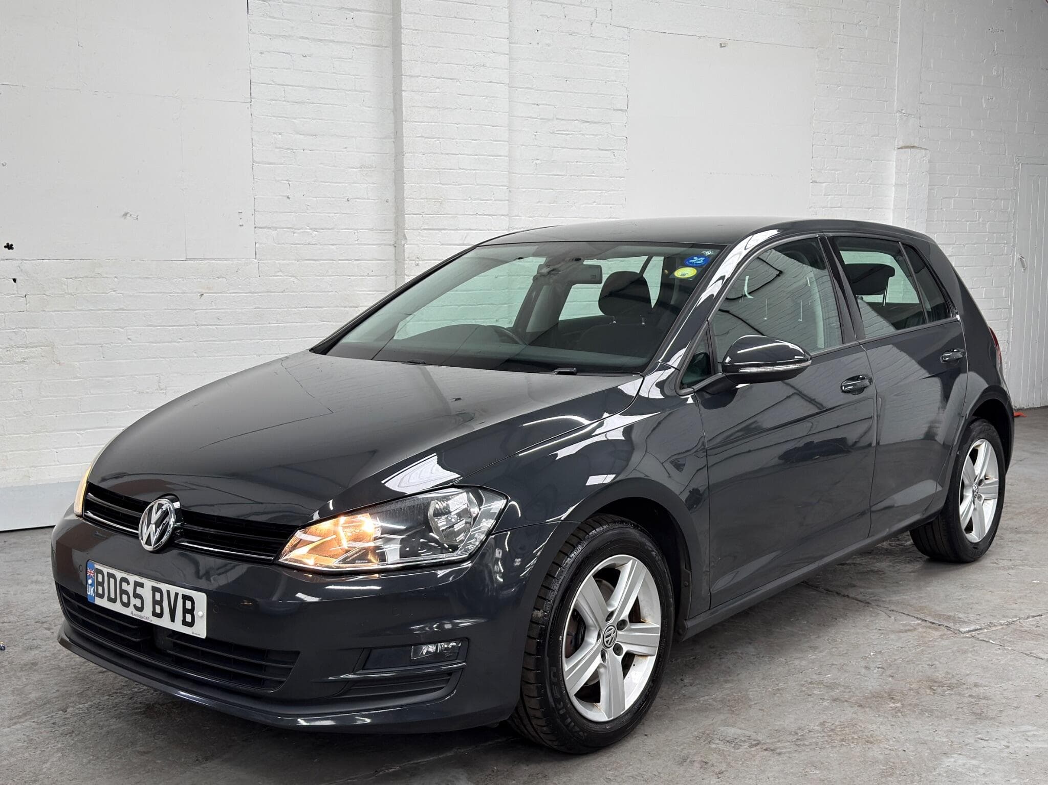 2015 Volkswagen Golf - Image 5