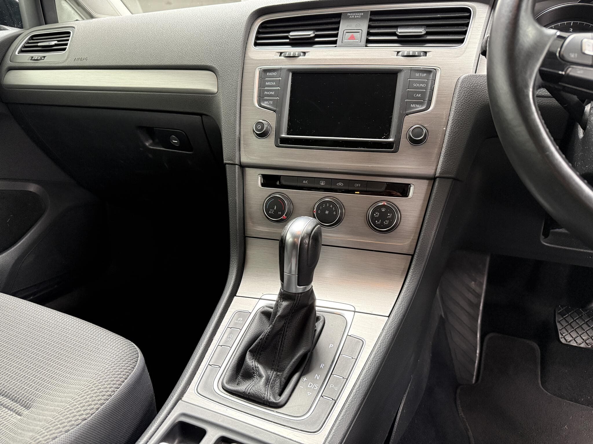 2015 Volkswagen Golf - Image 13