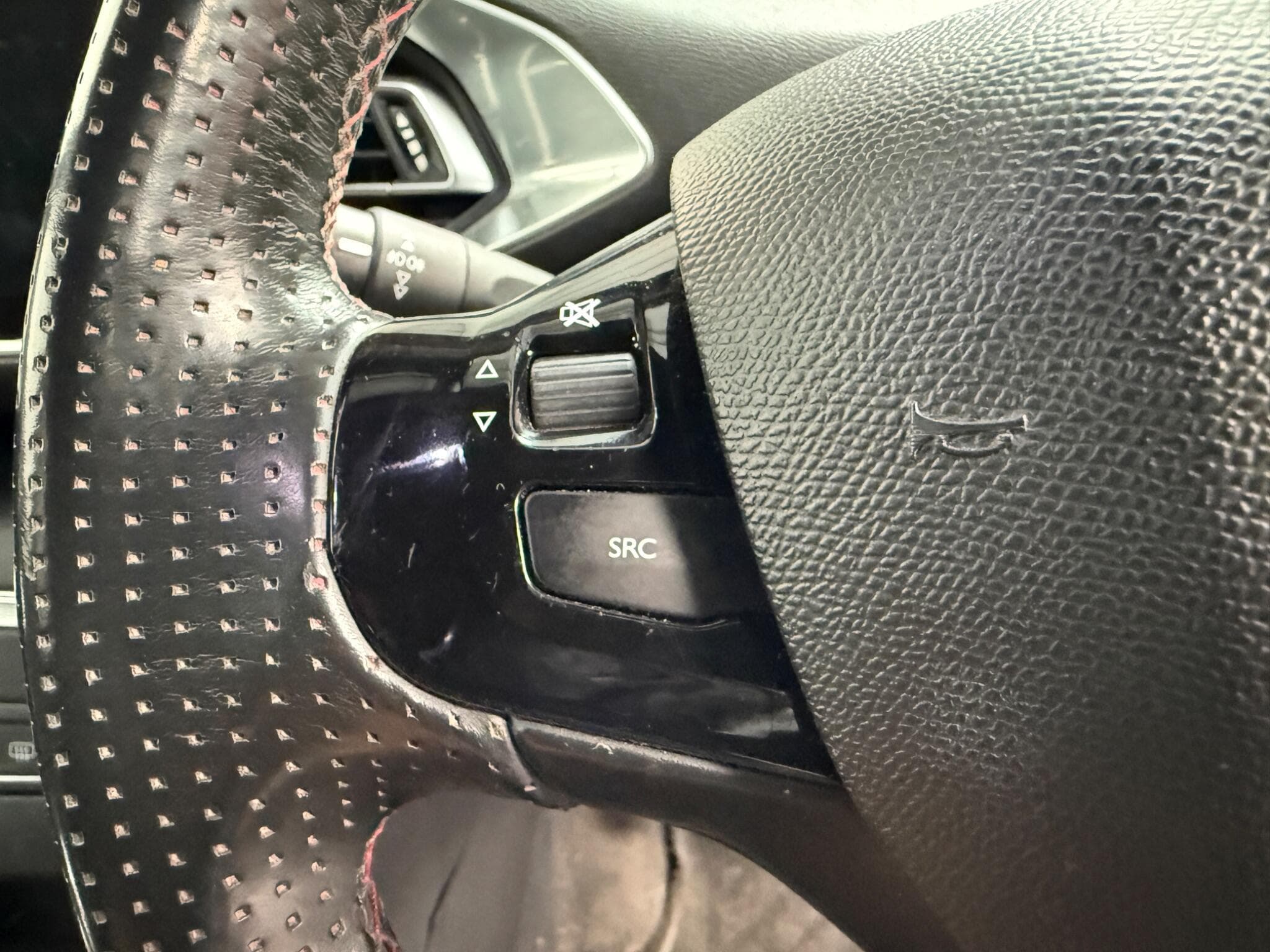 2015 Peugeot 308 - Image 27