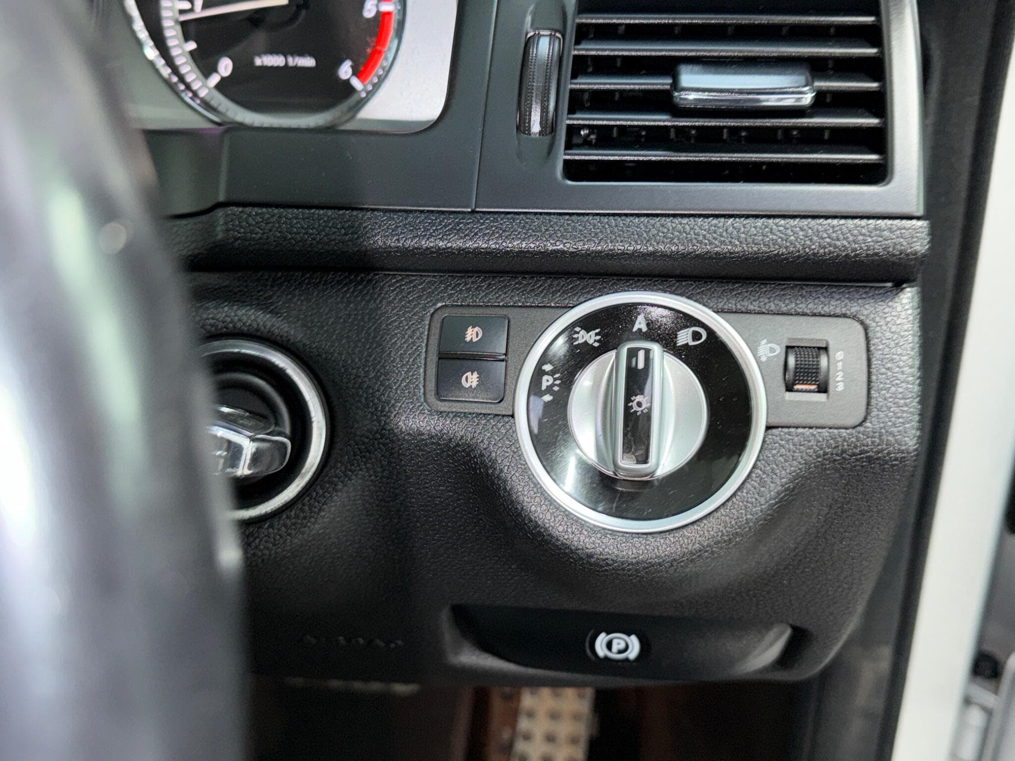 2011 Mercedes-Benz C Class - Image 18