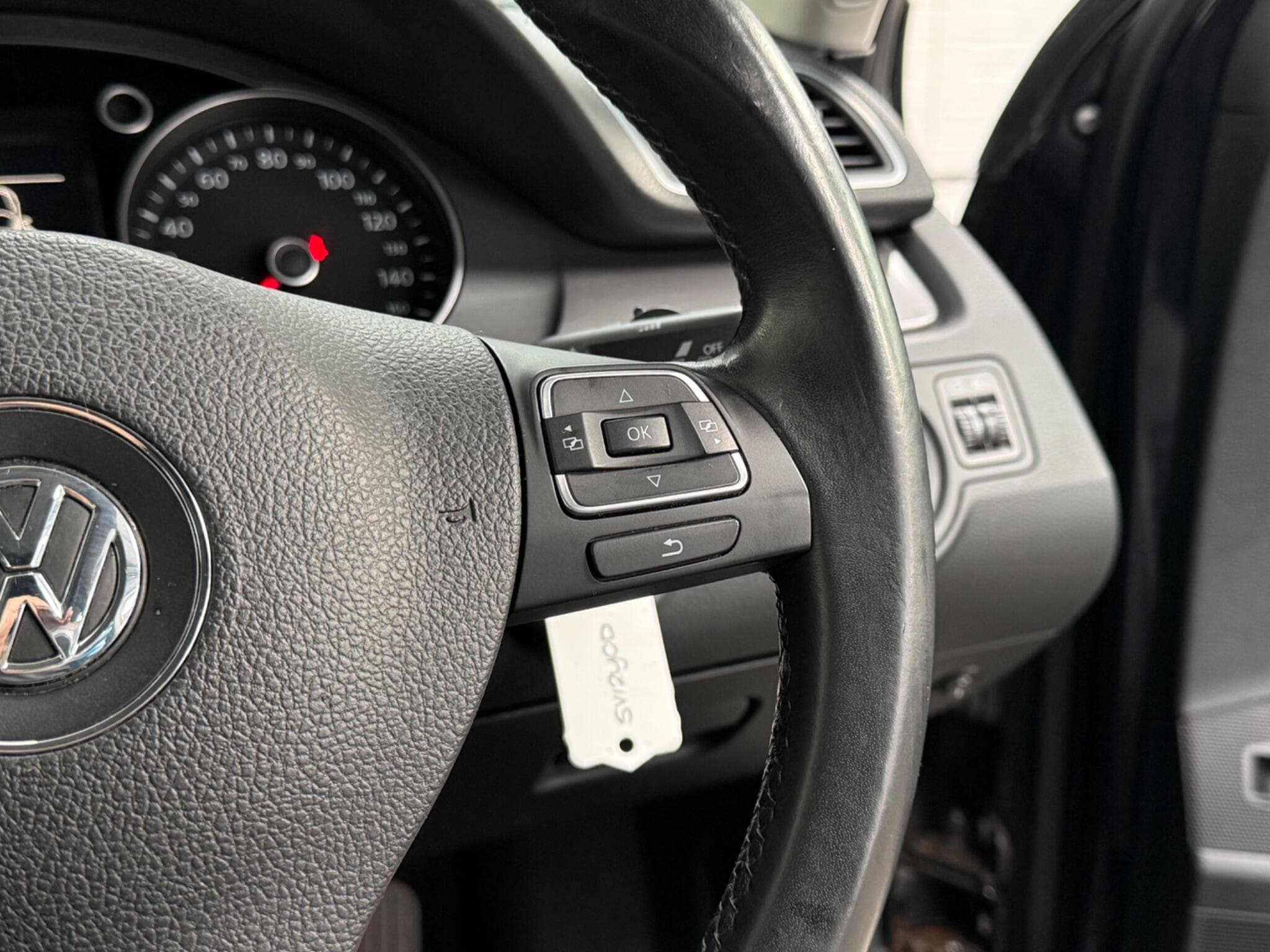 2012 Volkswagen Passat - Image 20