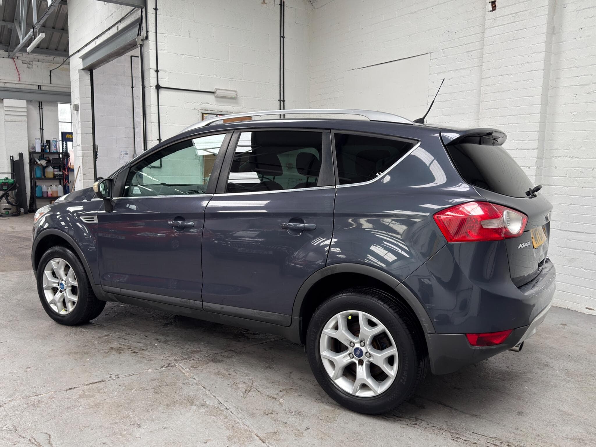 2011 Ford Kuga - Image 20