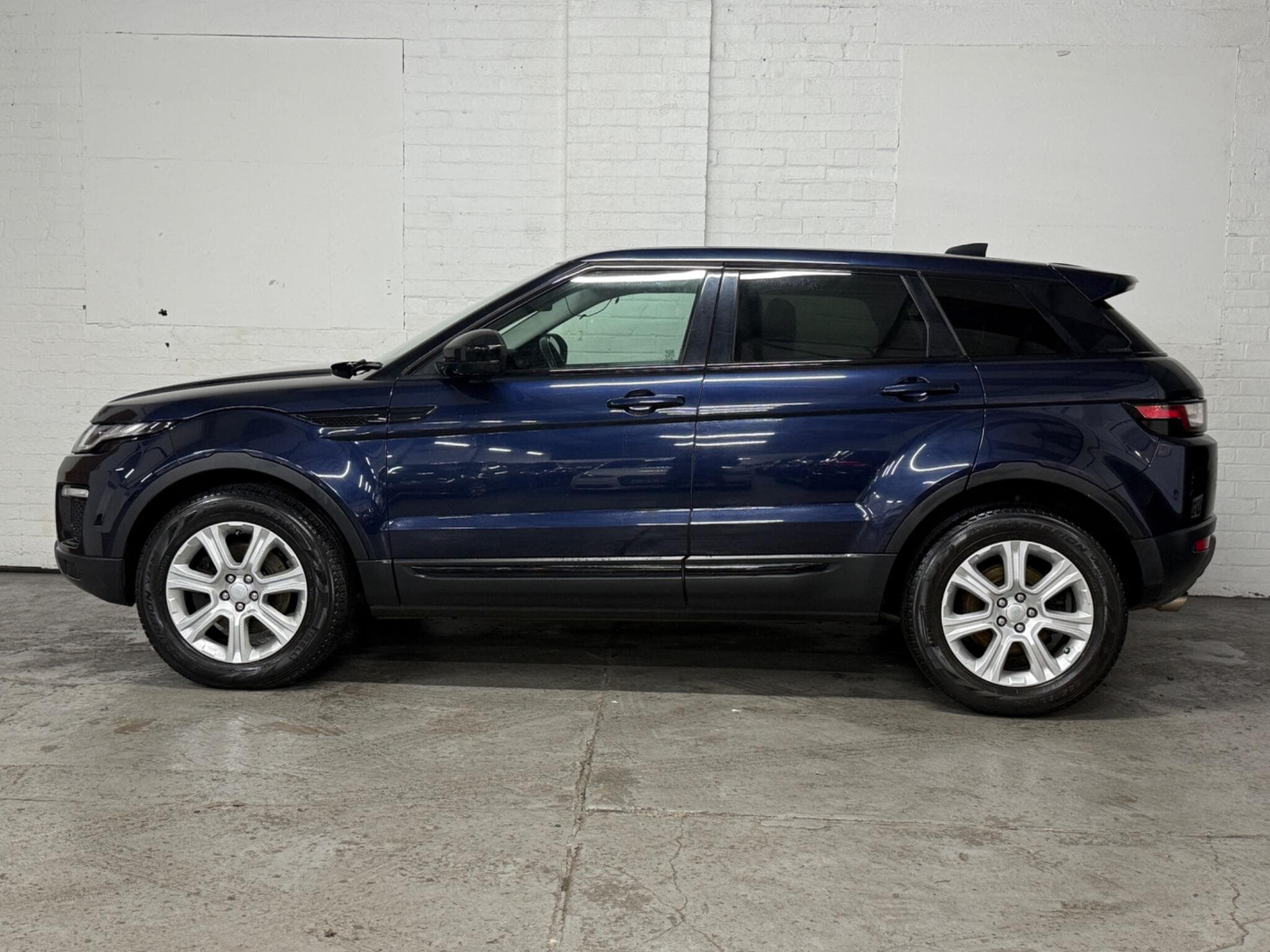 2017 Land Rover Range Rover Evoque - Image 7