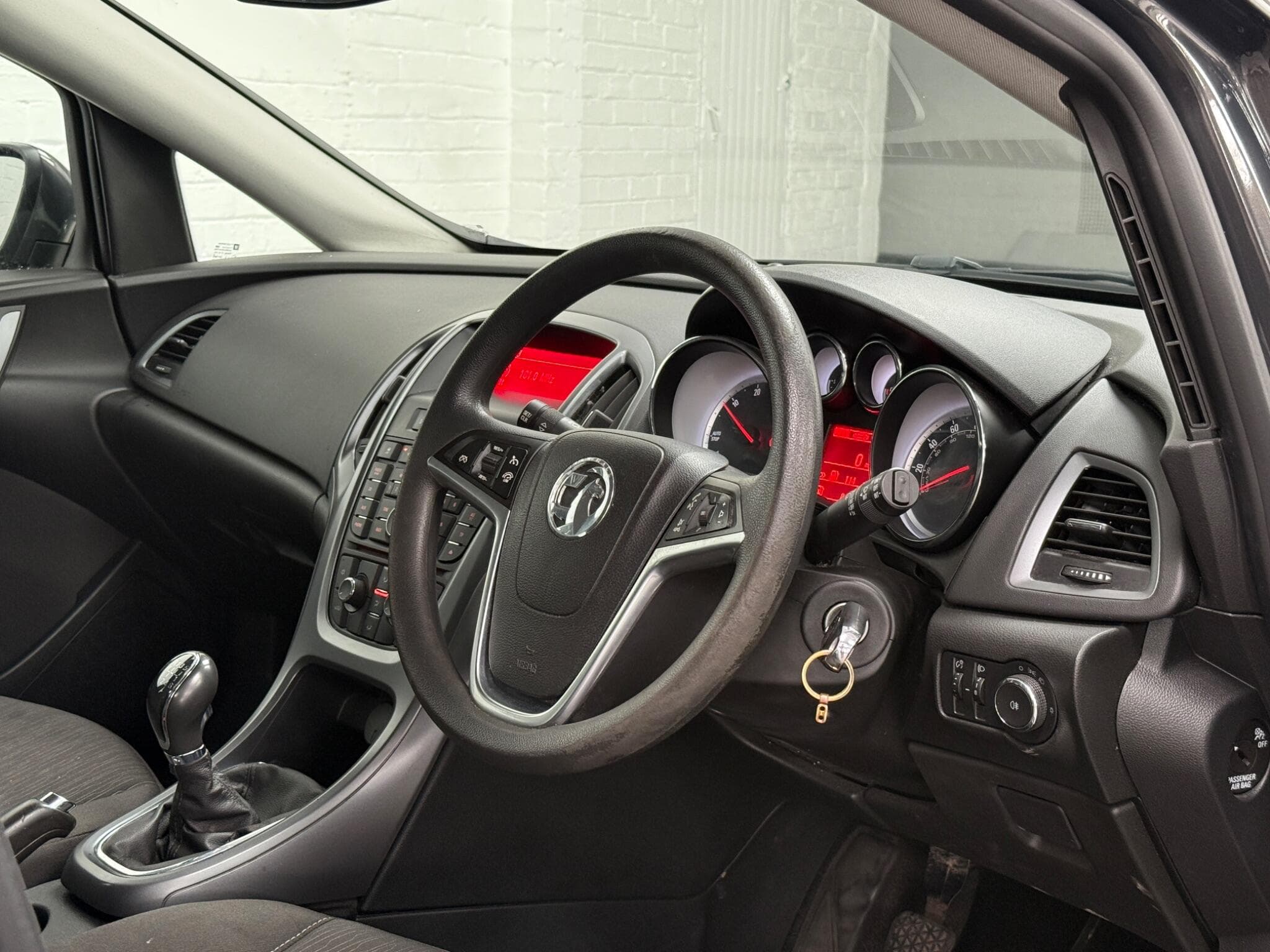 2016 Vauxhall Astra - Image 17