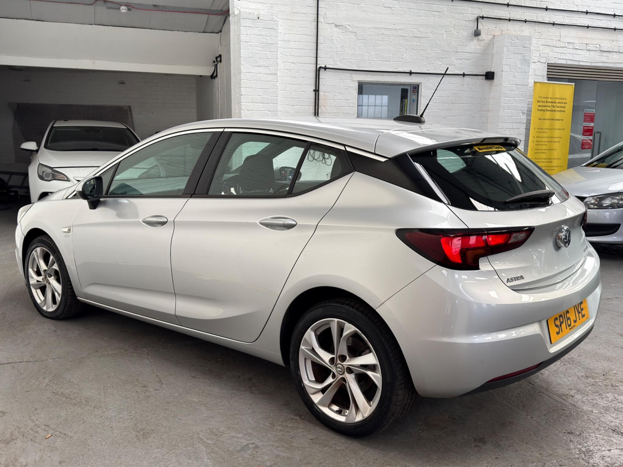 2016 Vauxhall Astra - Image 5