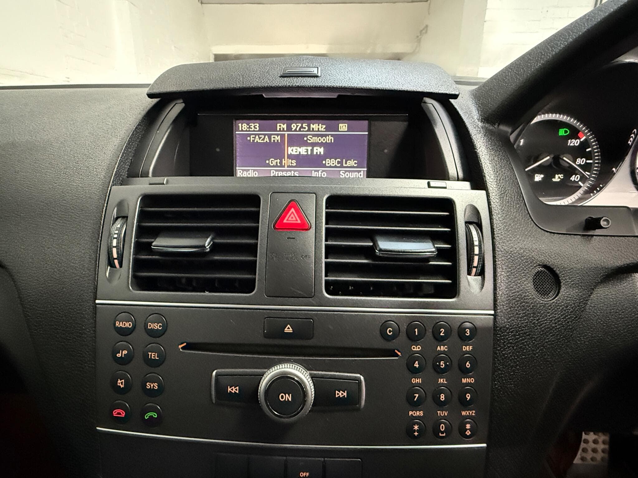 2011 Mercedes-Benz C Class - Image 22